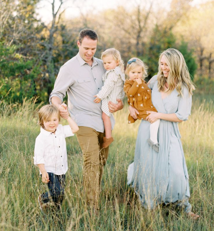 Best Outfits for Family Photos