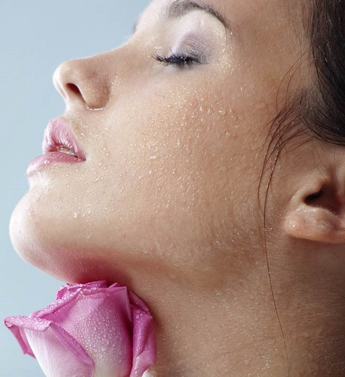 Benefits of Applying Rosewater