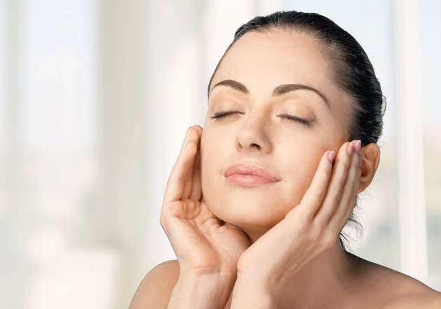 Is it ok to put peppermint oil on skin