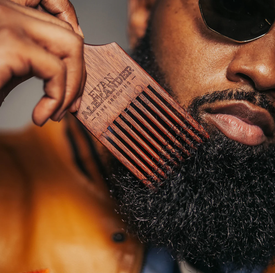 Why arе bеard combs madе of wood
