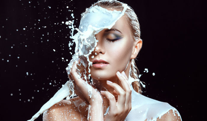 Is it good to apply raw milk on face