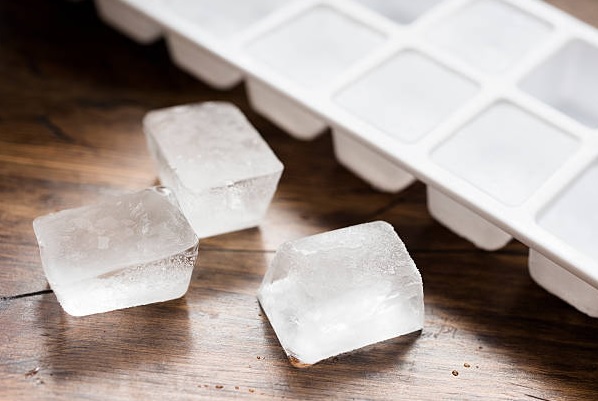 Is milk ice cube good for face ?