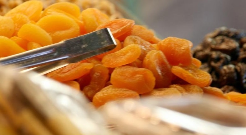 Can we apply apricot on face ?