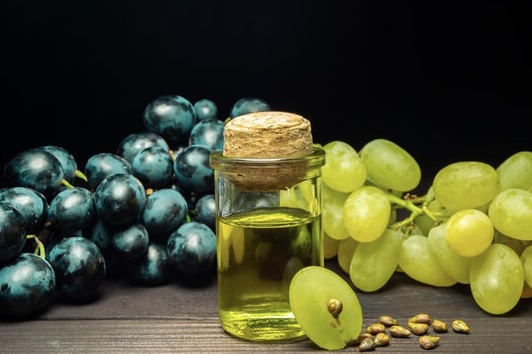 Can you apply grapeseed oil your face ?