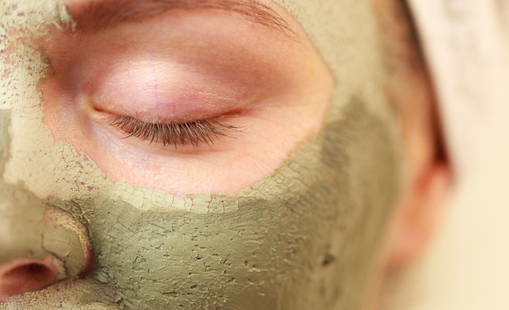 Can you apply algae on face