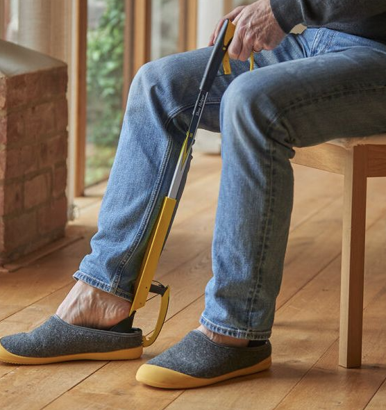 How to use shoe horn