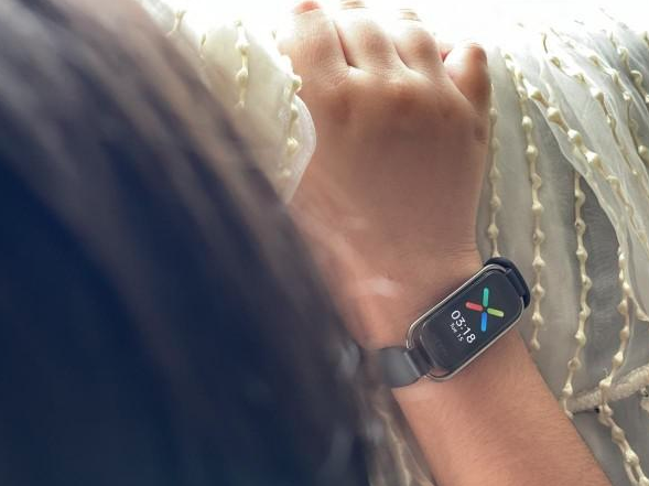 How to style a fitness band