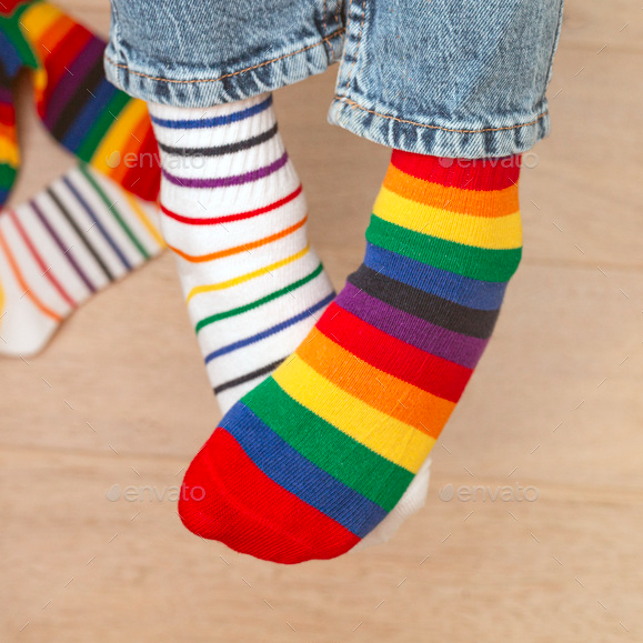 How to style mismatched socks