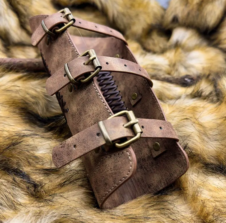How to style leather arm guard