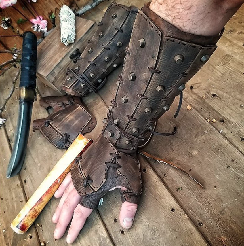 How to style leather arm guard