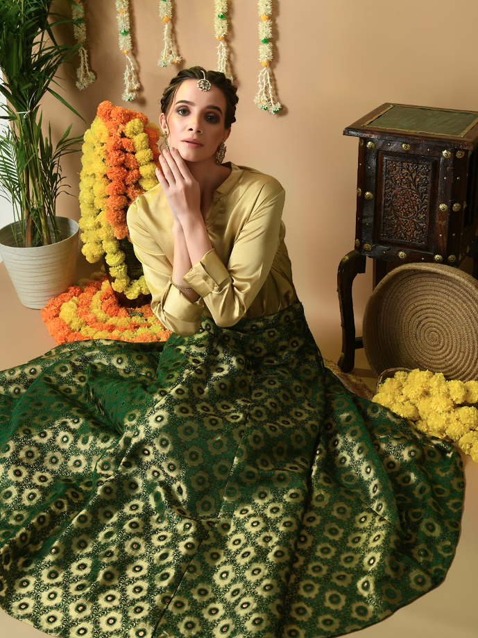 How to style a brocade skirt