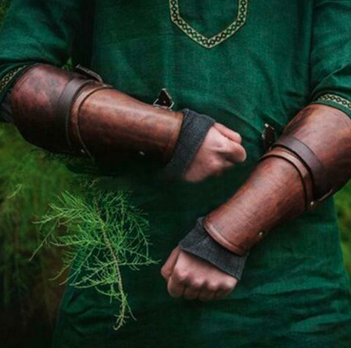 How to style leather arm guard