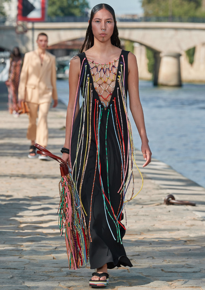 How to style fringe clothing