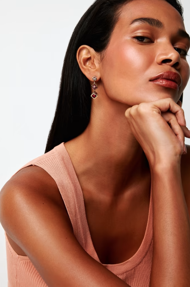 How to style kinetic jewelry