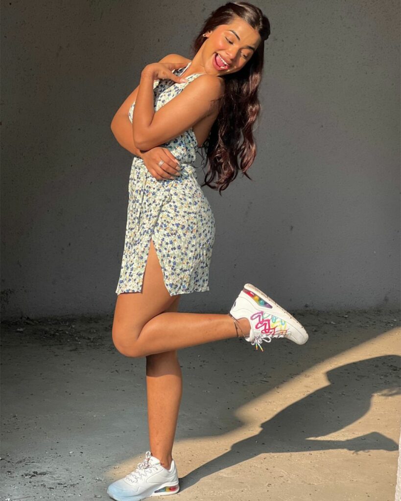 How to style skechers uno ?